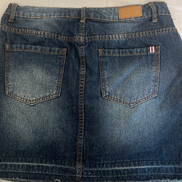 Adam Levine distressed mini Jean skirt. Waist 29 - Picture 2 of 4